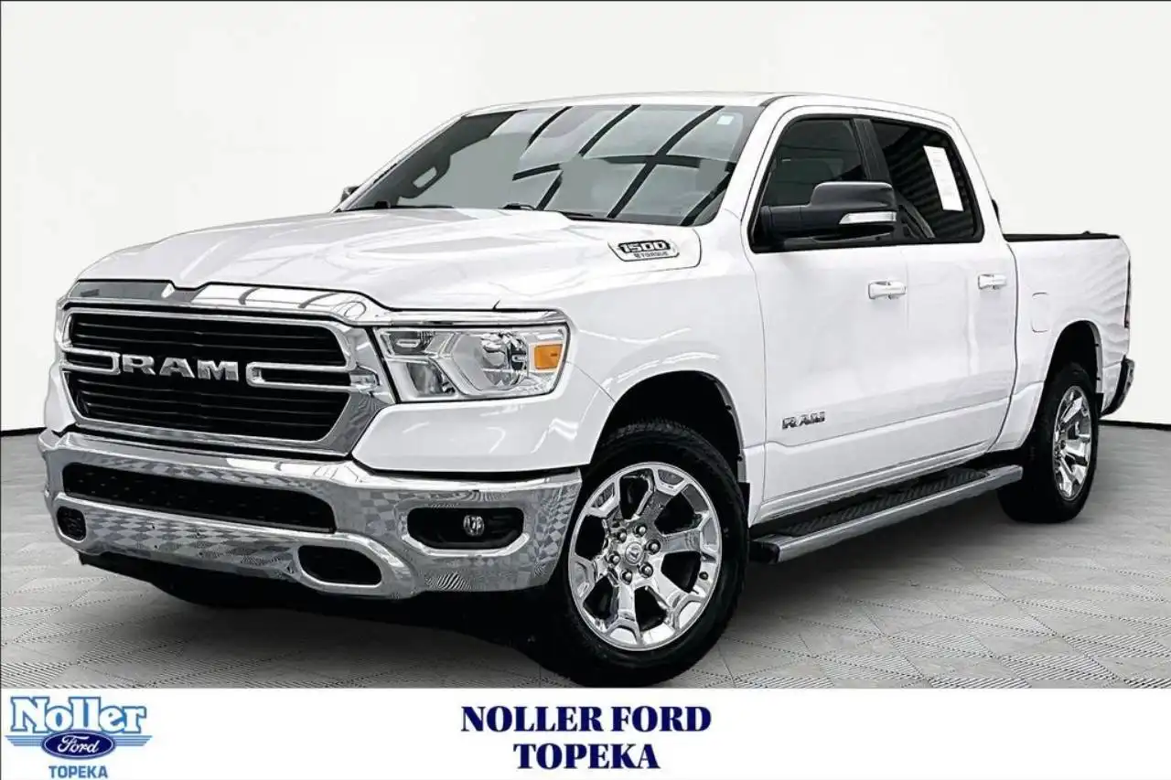 2021 RAM 1500 Big Horn/Lone Star 4x4 Crew Cab 5'7's photo