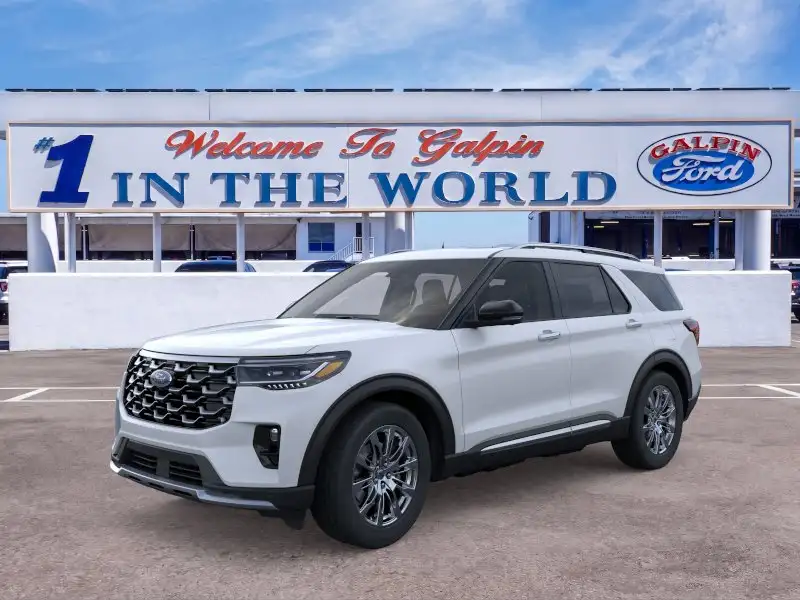 2026 Ford Explorer Platinum's photo