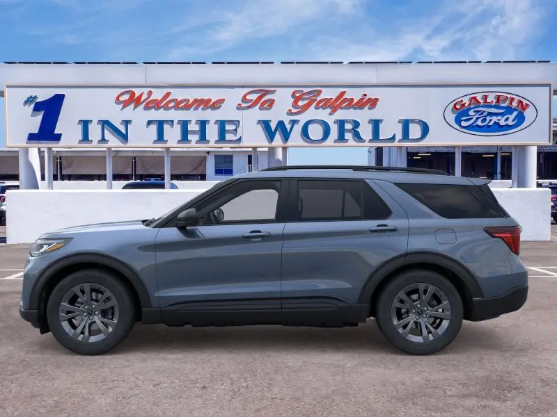 2026 Ford Explorer Active 4WD photo 3