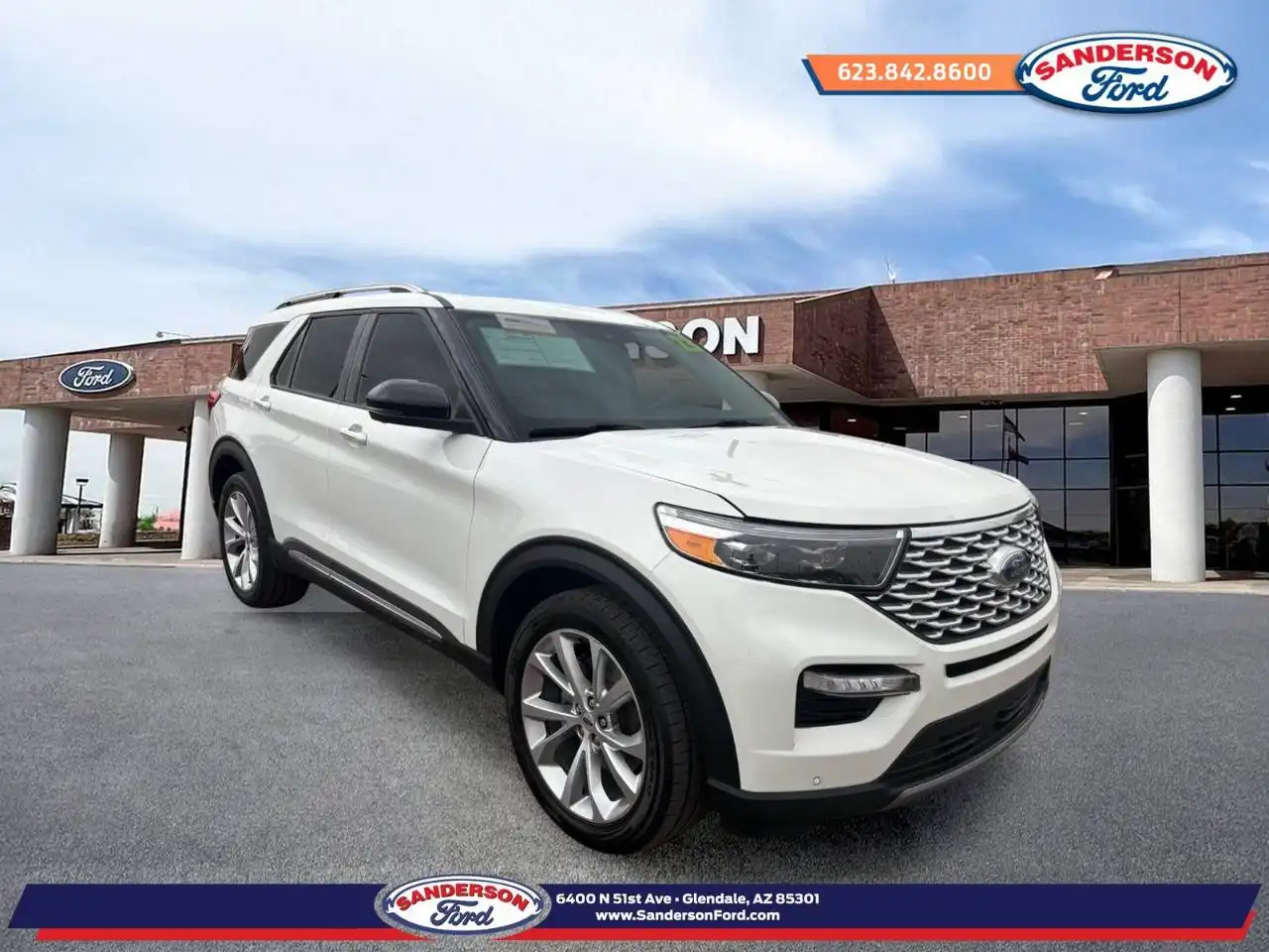 2023 Ford Explorer Hybrid Platinum's photo