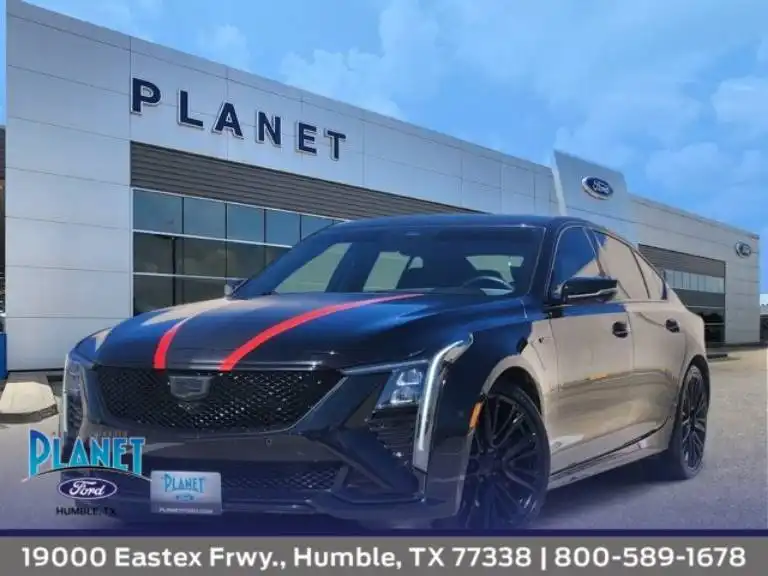 2025 Cadillac CT5 V-Series's photo