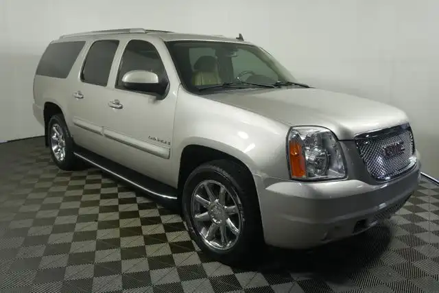 2007 GMC Yukon Denali's photo