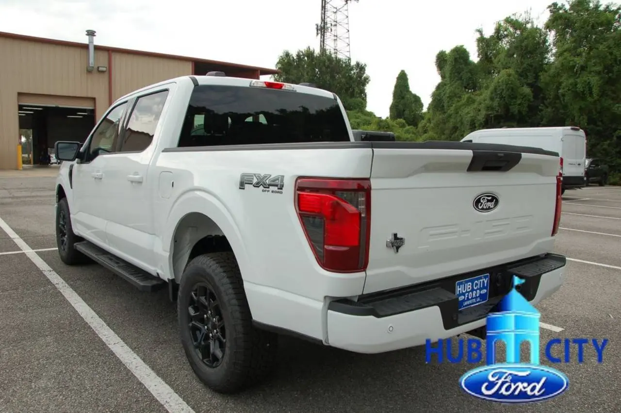 2026 Ford F-150 XLT 4x4 SuperCrew 5-1/2 Box photo 3