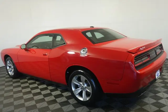 2021 Dodge Challenger SXT Auto photo 5