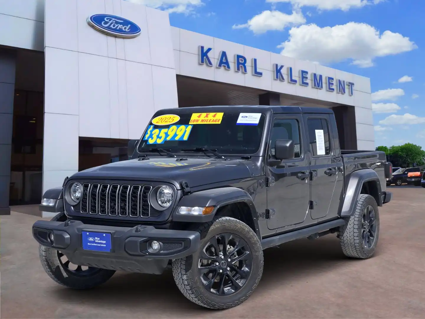 2025 Jeep Gladiator Nighthawk Auto's photo