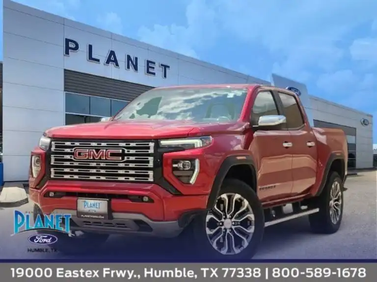 2023 GMC Canyon Denali 4WD Crew Cab Short Box's photo