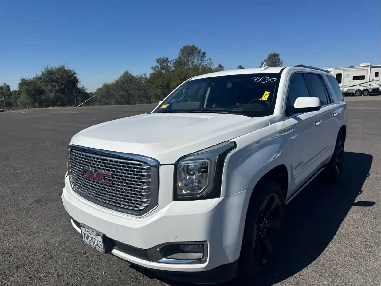 2016 GMC Yukon 4WD Denali's photo