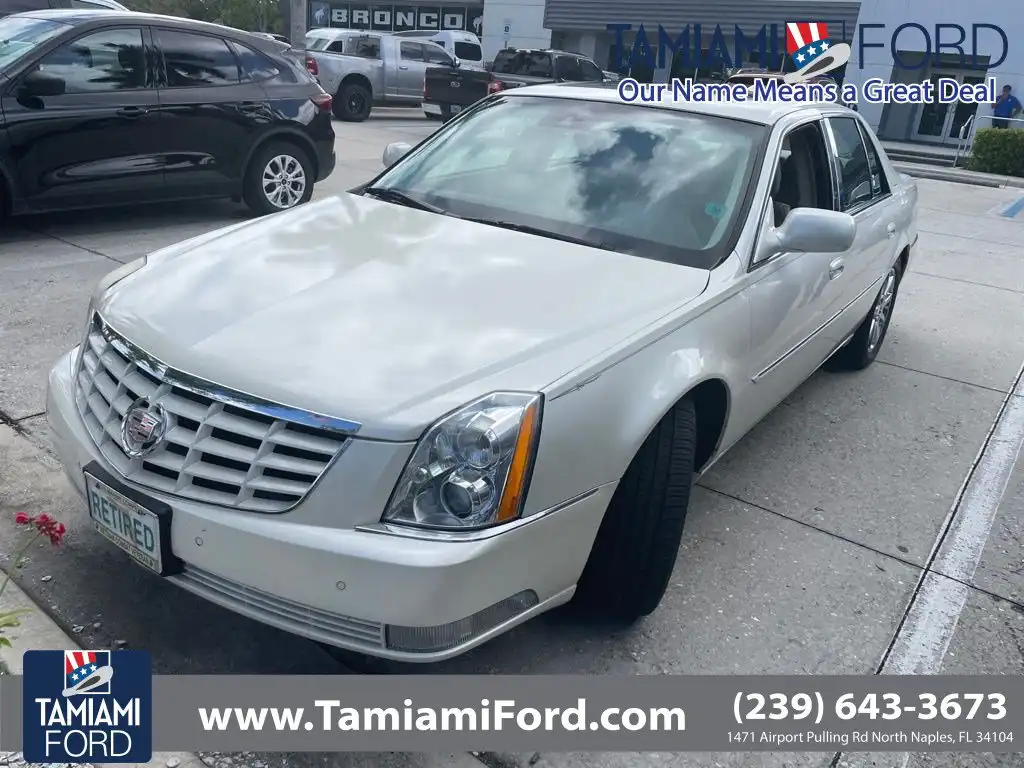 2010 Cadillac DTS Premium Collection's photo