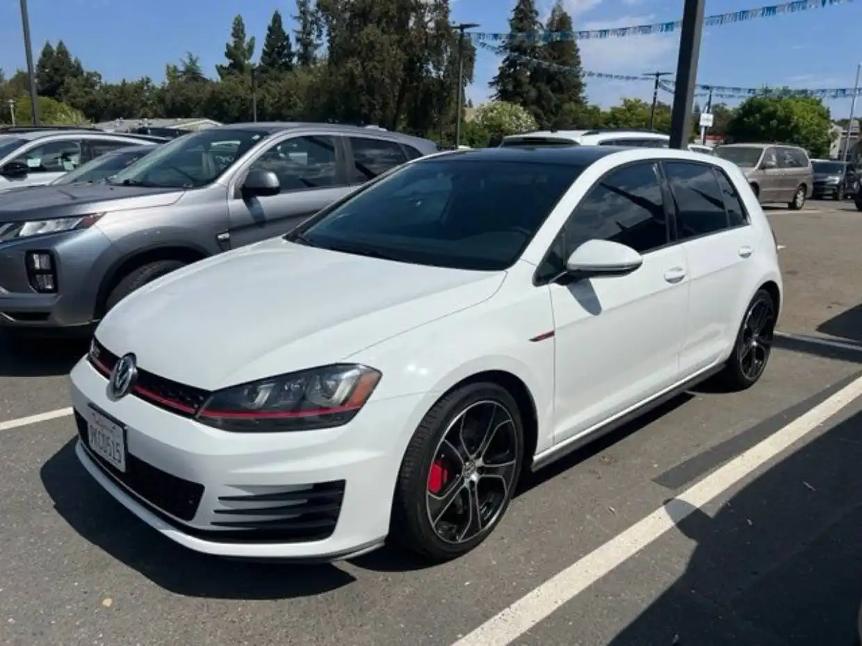 2016 Volkswagen Golf GTI 2.0T Autobahn w/Performance 4dr DSG PZEV's photo