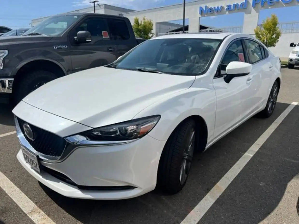 2018 Mazda EZ-6 Touring Auto's photo