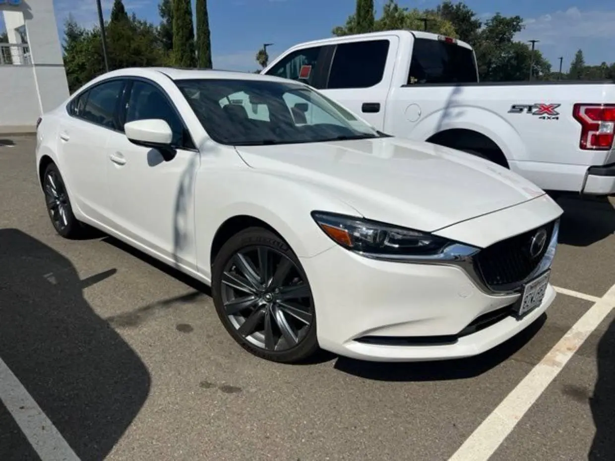 2018 Mazda EZ-6 Touring Auto photo 4