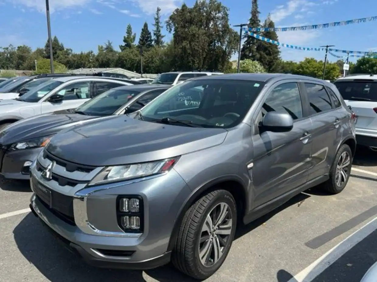 2020 Mitsubishi Outlander Sport 2.0 ES 2WD CVT's photo