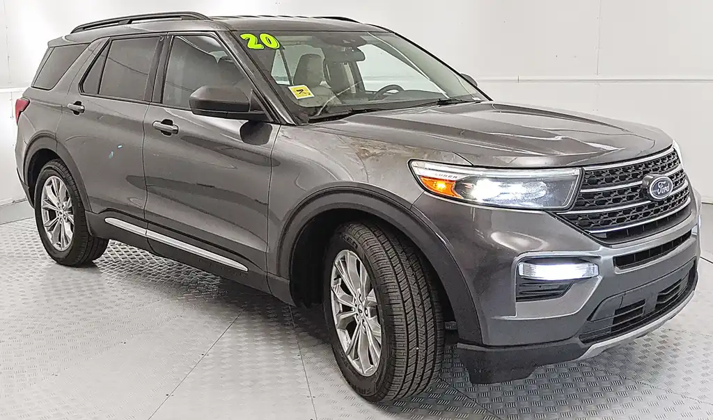 2020 Ford Explorer XLT RWD's photo