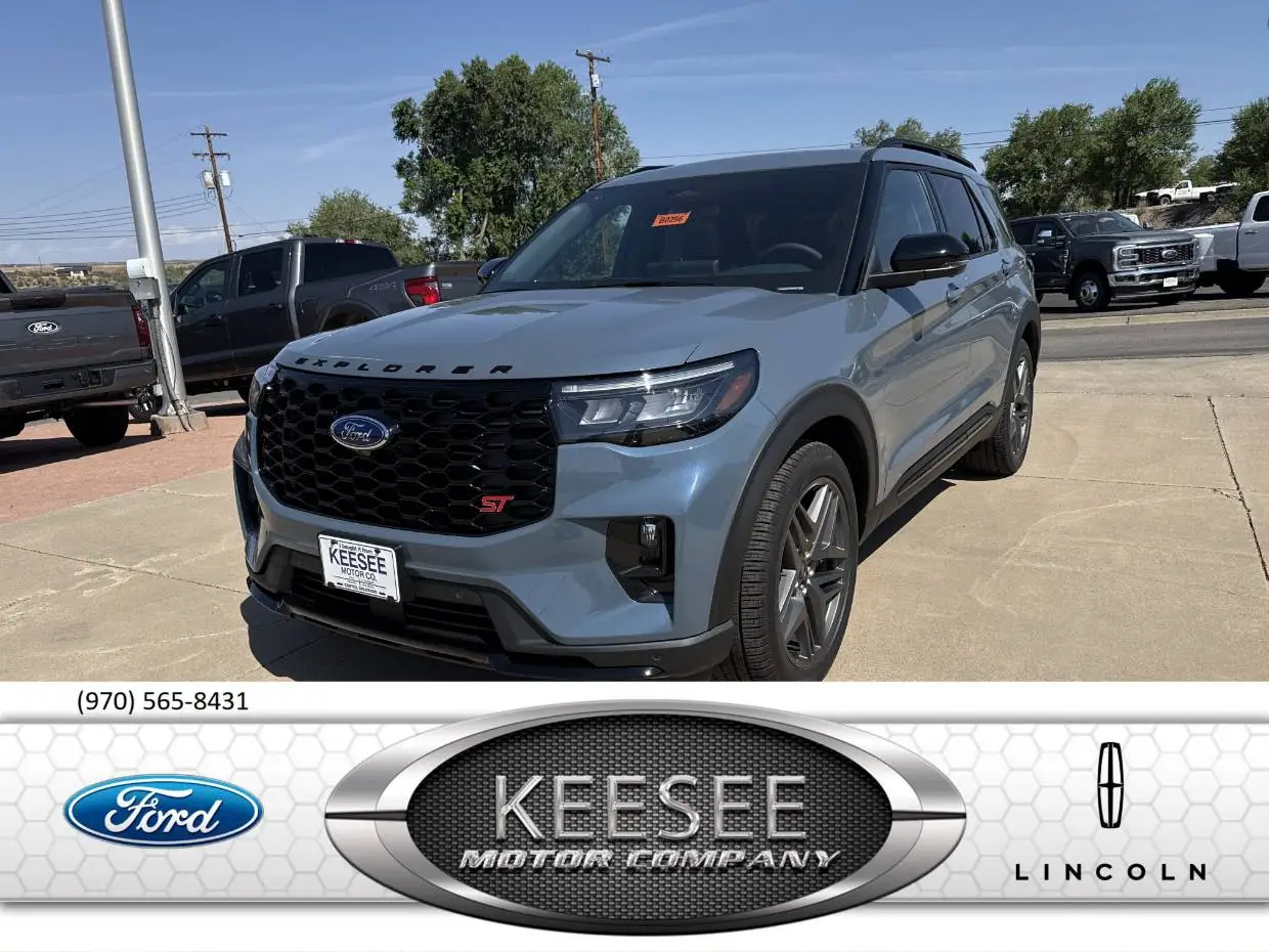 2026 Ford Explorer ST 4WD photo 1