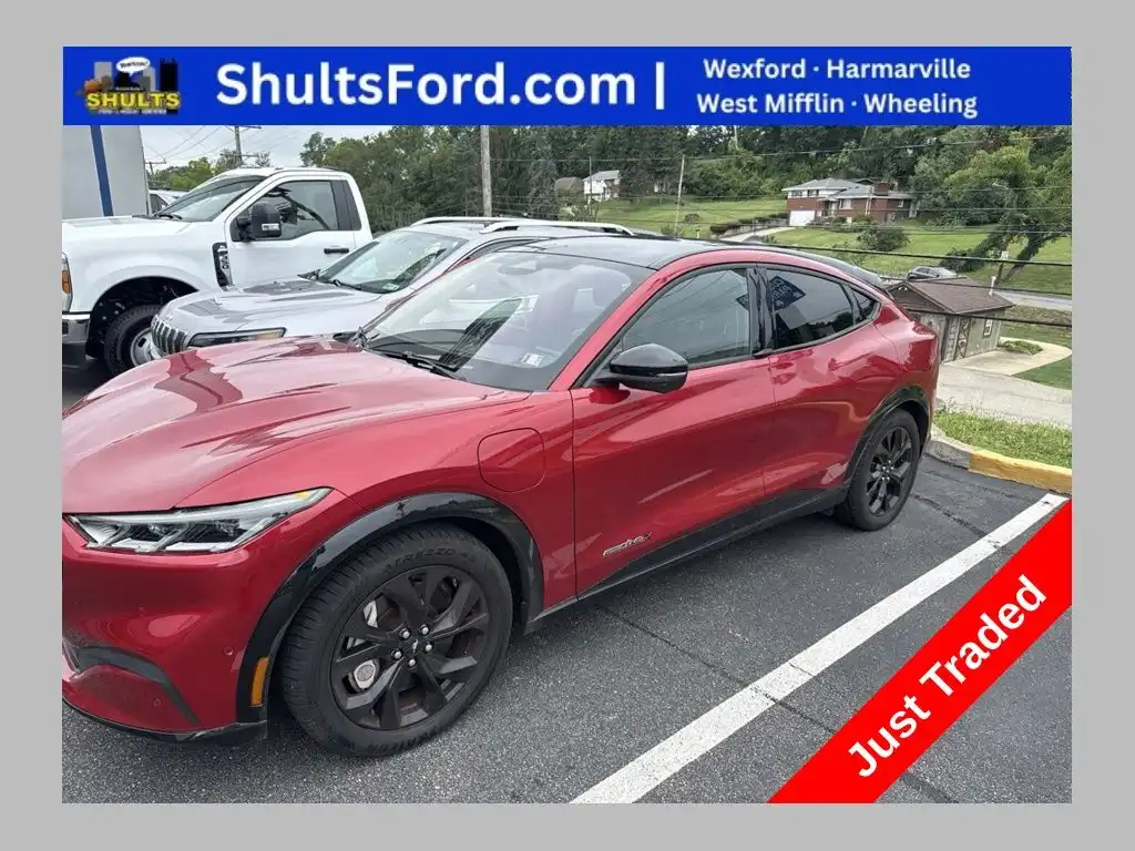 2023 Ford Mustang-Mach-e Premium's photo