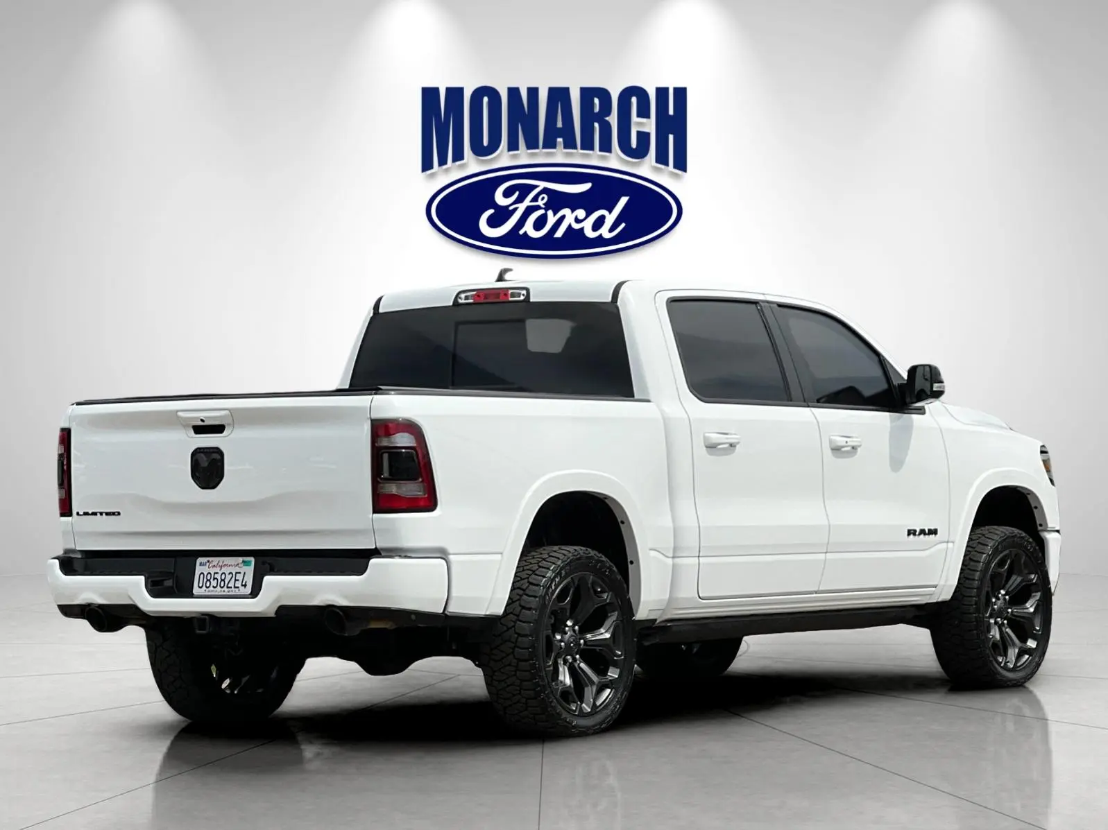 2021 RAM 1500 Limited Crew Cab 5'7 photo 3