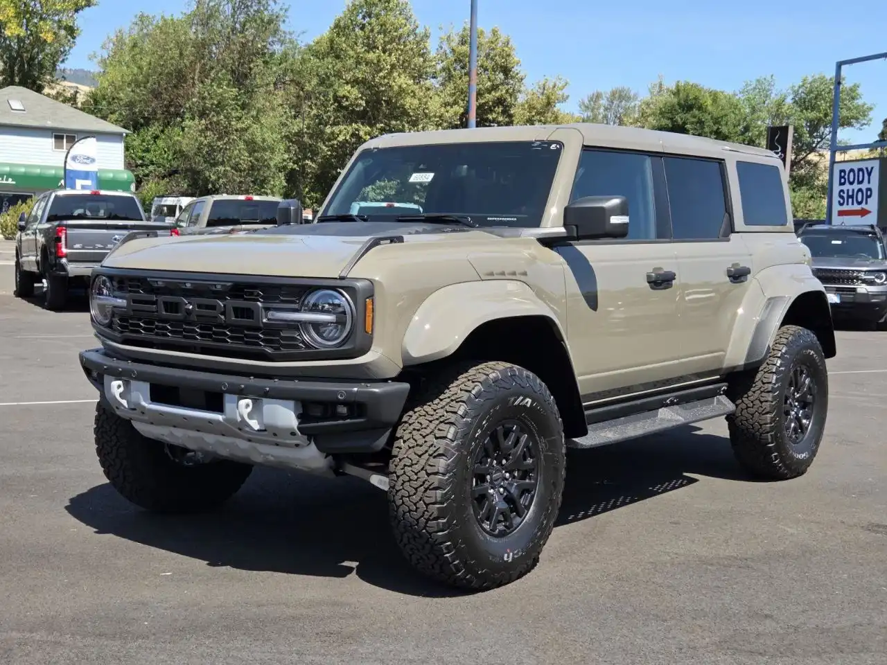 2026 Ford Bronco Raptor 4WD's photo