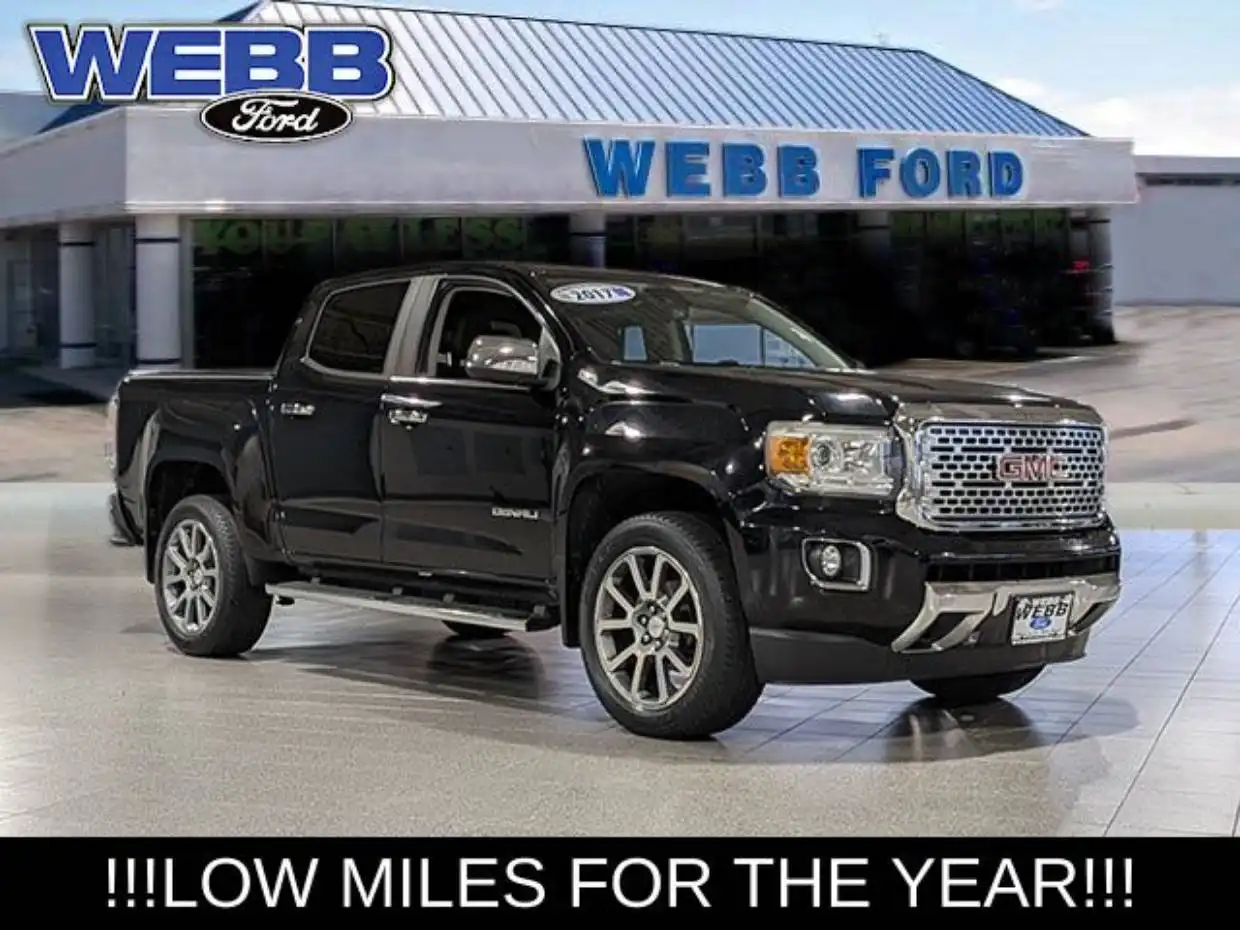 2017 GMC Canyon 4WD Denali Crew Cab Short Box's photo