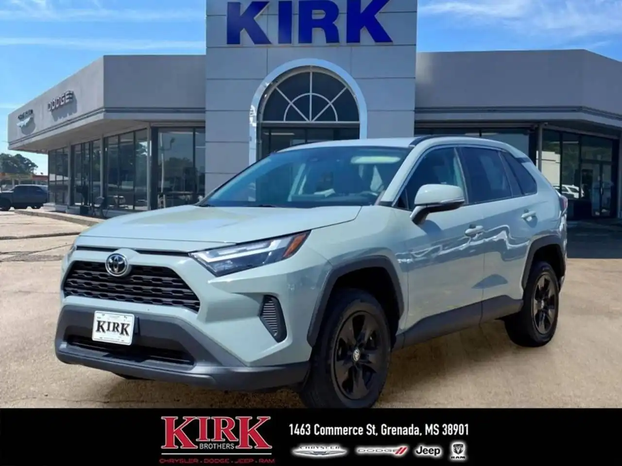 2022 Toyota RAV4 XLE AWD's photo