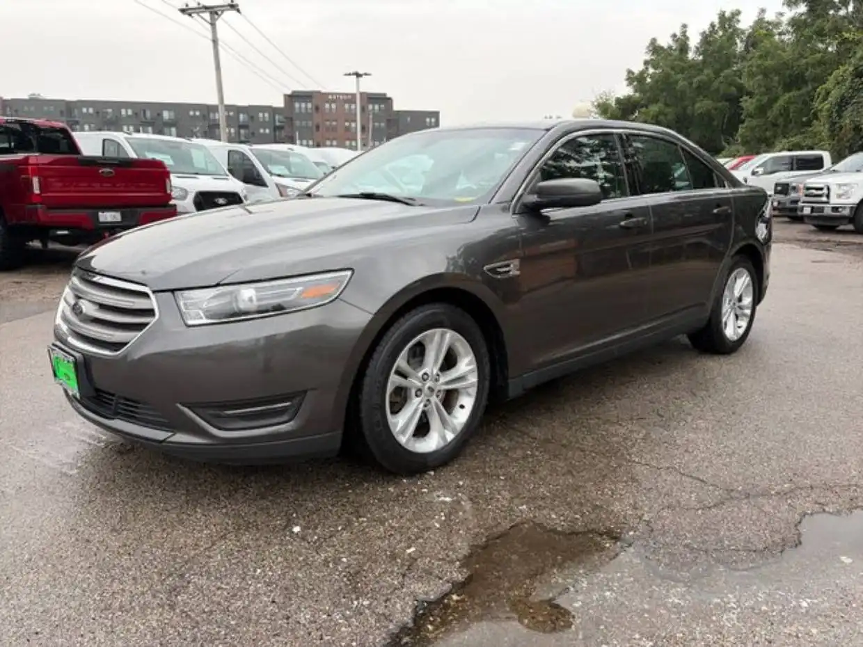 2017 Ford Taurus SEL FWD's photo