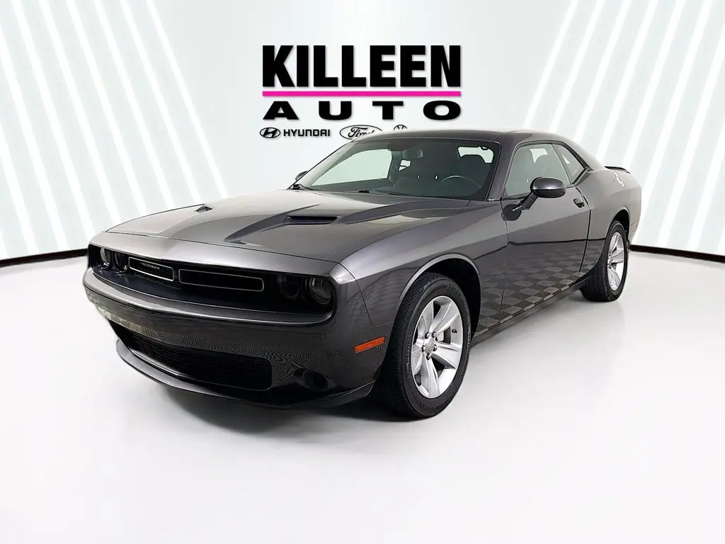 2023 Dodge Challenger SXT Auto photo 3