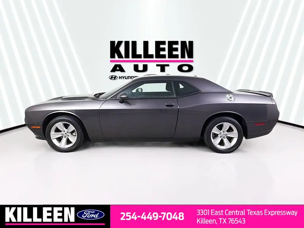 2023 Dodge Challenger SXT Auto photo 4
