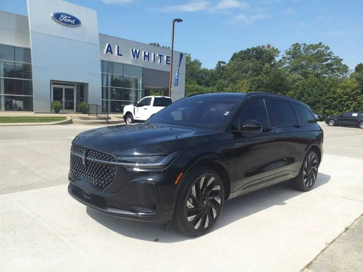 2024 Lincoln Nautilus Reserve AWD's photo