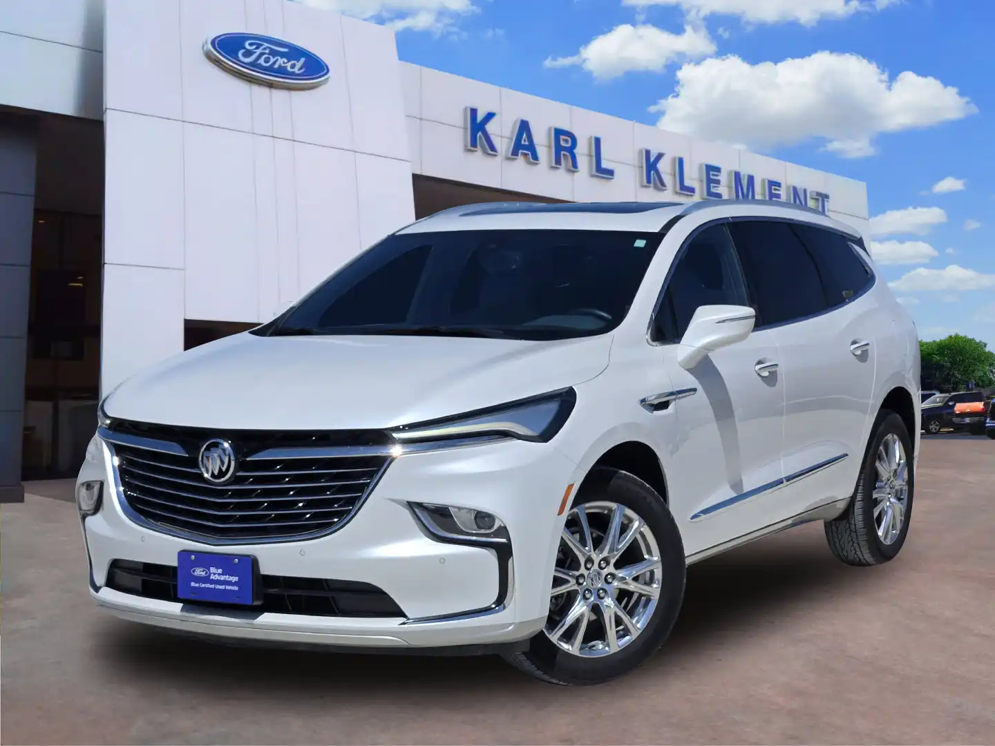 2023 Buick Enclave Essence's photo