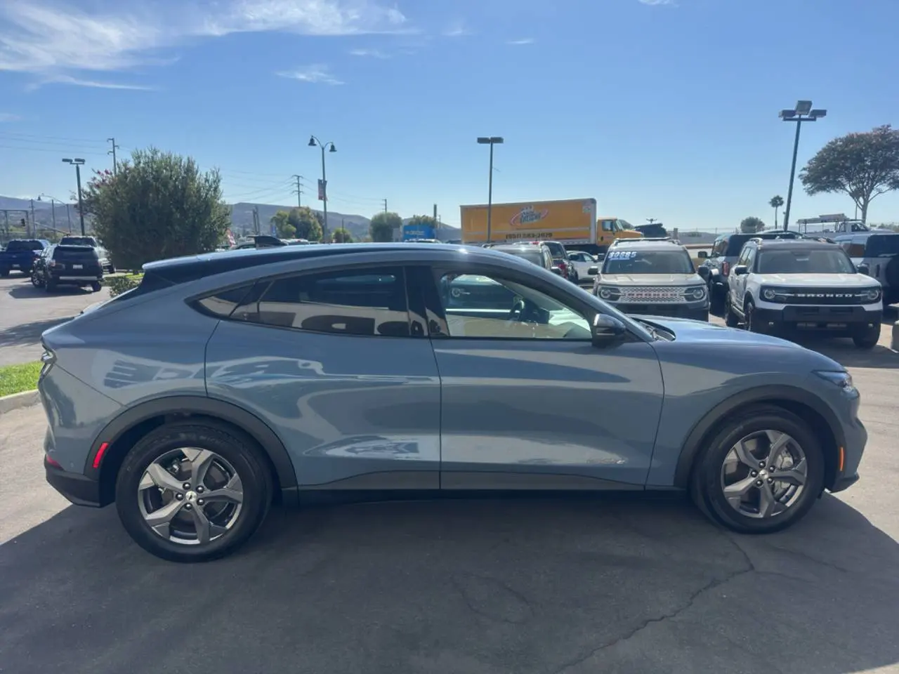 2023 Ford Mustang-Mach-e Select photo 4