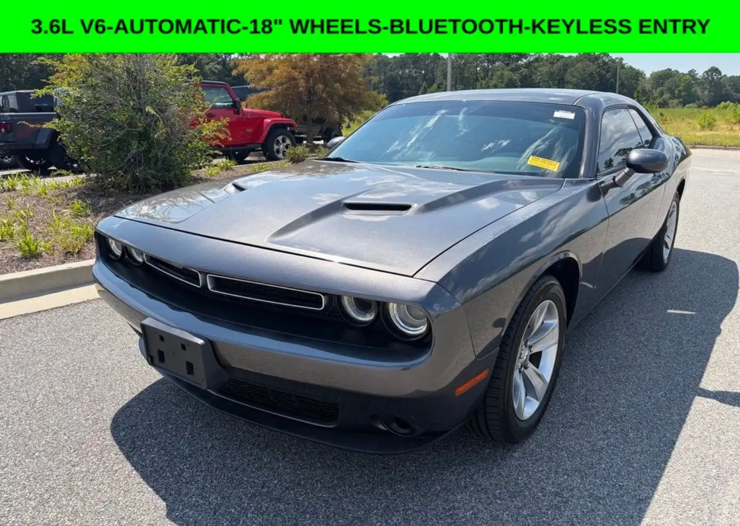 2017 Dodge Challenger SXT's photo