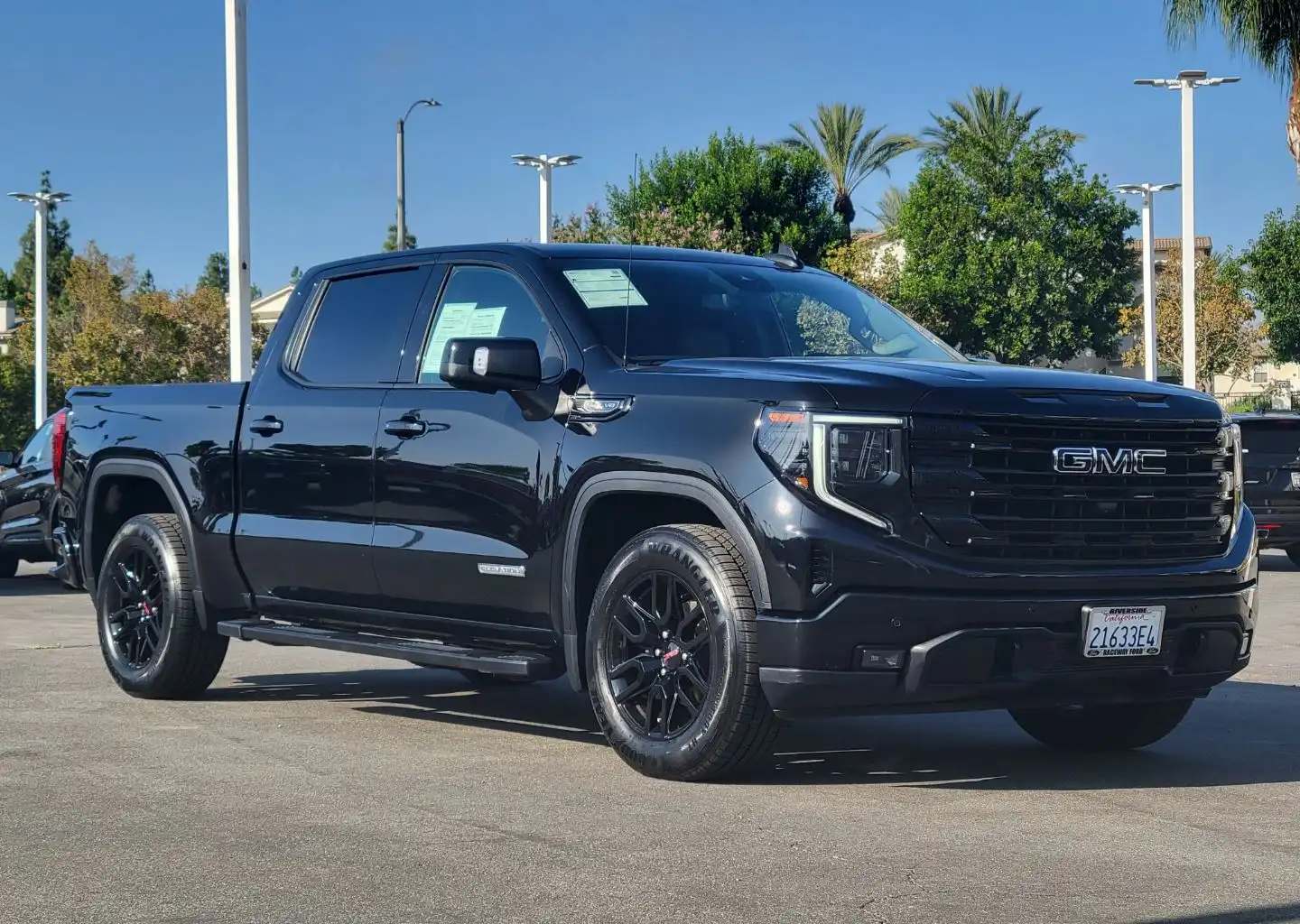 2024 GMC Sierra 2WD Crew Cab Short Box Elevation's photo