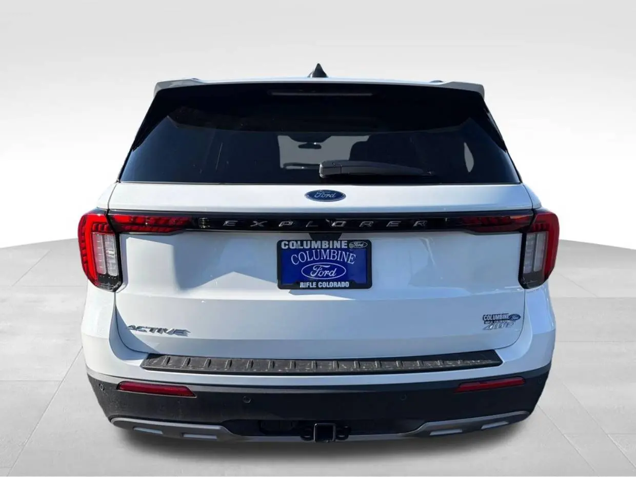 2026 Ford Explorer Active 4WD photo 3