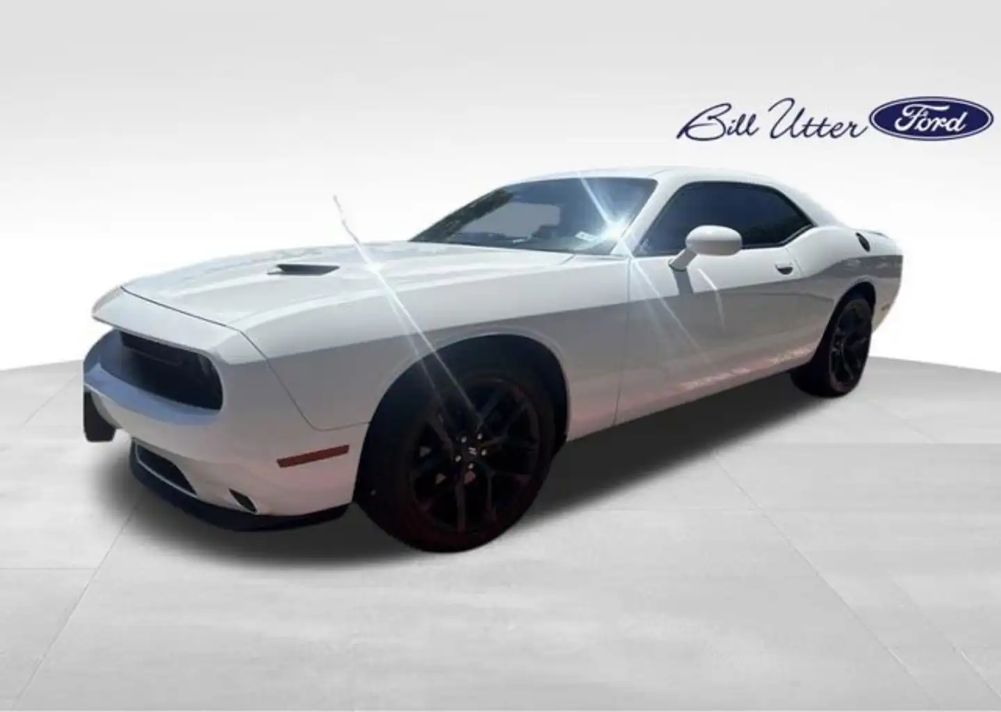 2019 Dodge Challenger SXT Auto's photo