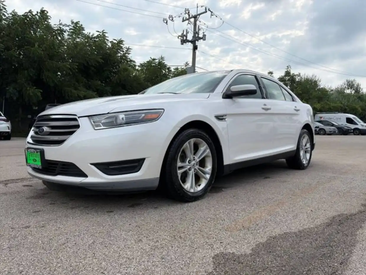 2017 Ford Taurus SEL FWD's photo