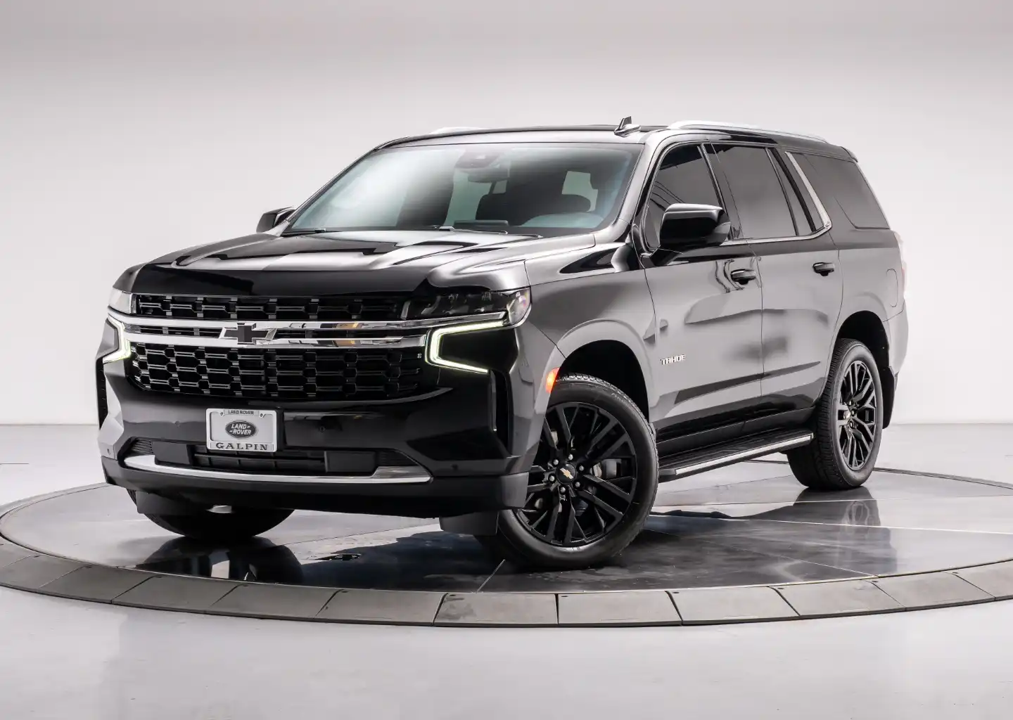 2024 Chevrolet Tahoe 4WD LS's photo