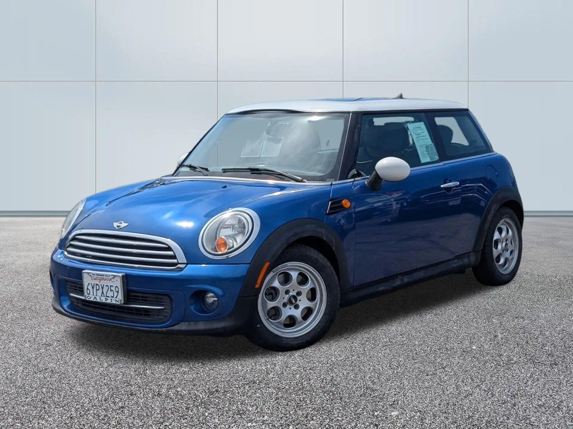 2013 MINI Cooper Base's photo