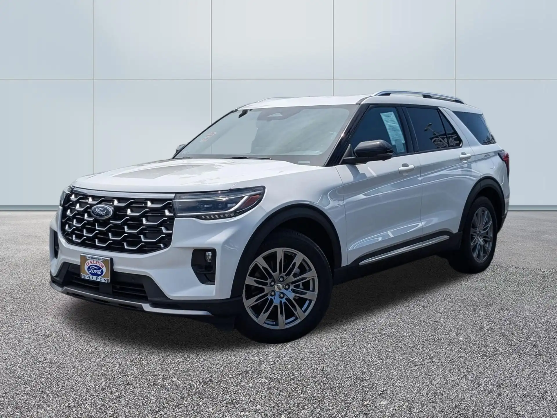 2025 Ford Explorer Platinum (PL535)'s photo