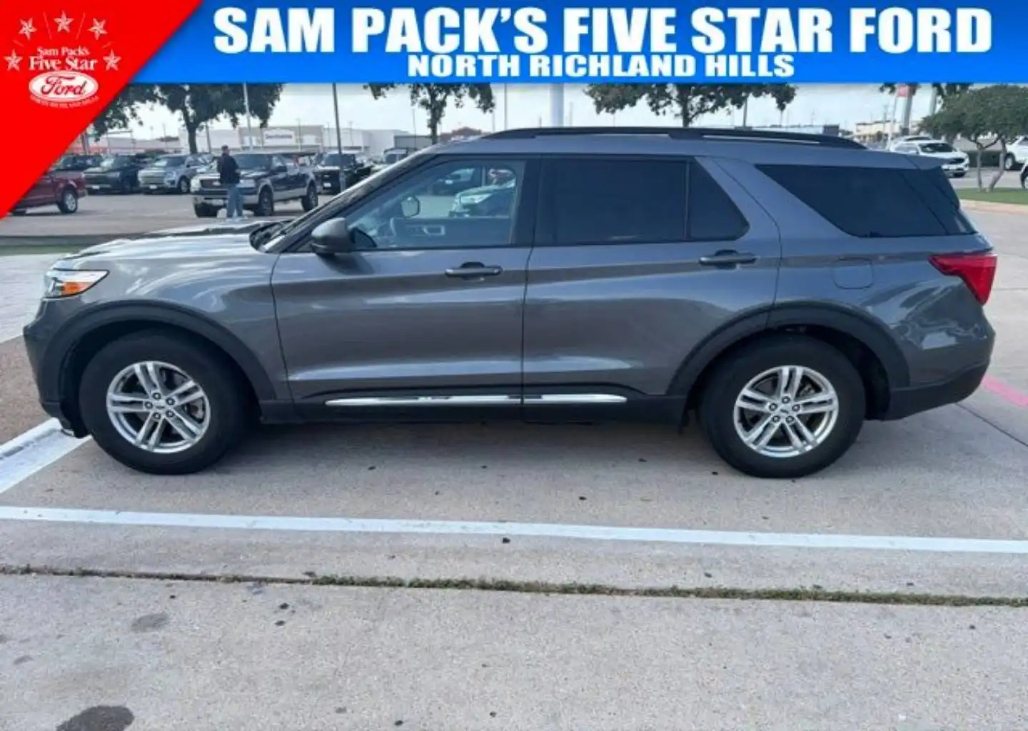 2024 Ford Explorer XLT RWD's photo
