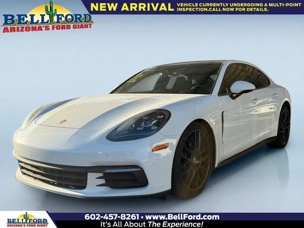 2018 Porsche Panamera Base's photo