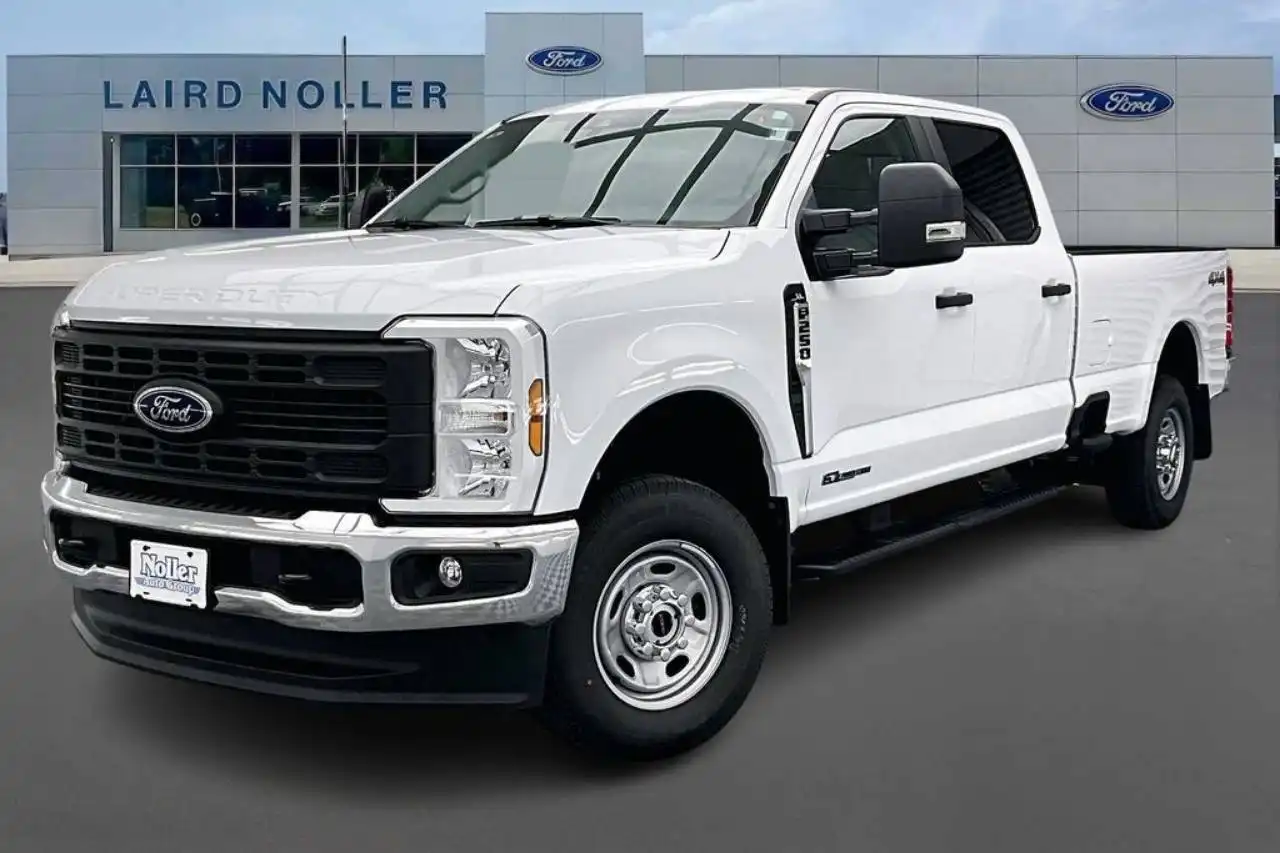 2026 Ford F-250 XL 4x4 Crew Cab 6-3/4' Box's photo