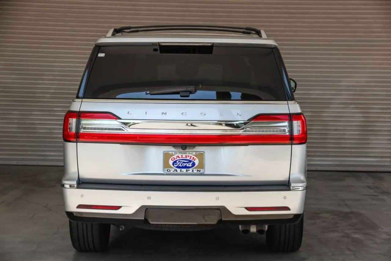 2019 Lincoln Navigator Select photo 5