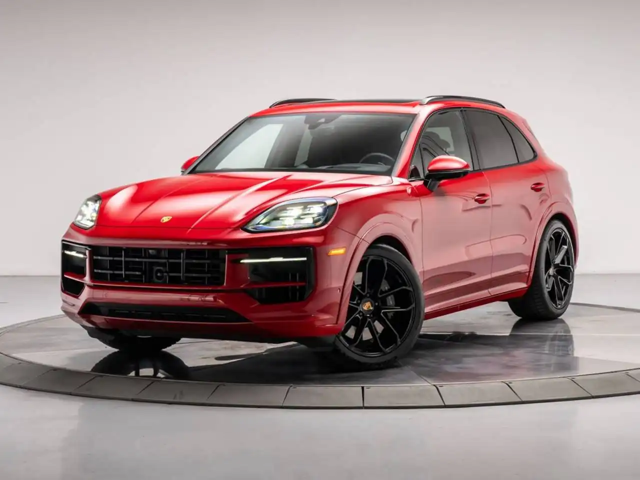 2025 Porsche Cayenne GTS's photo