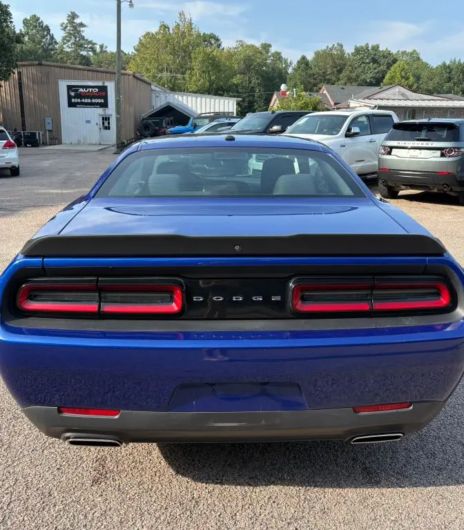 2019 Dodge Challenger SXT Auto photo 5