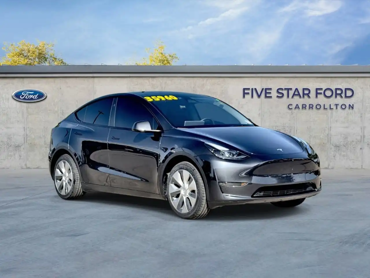 2024 Tesla Model Y Long Range Rear Wheel Drive's photo