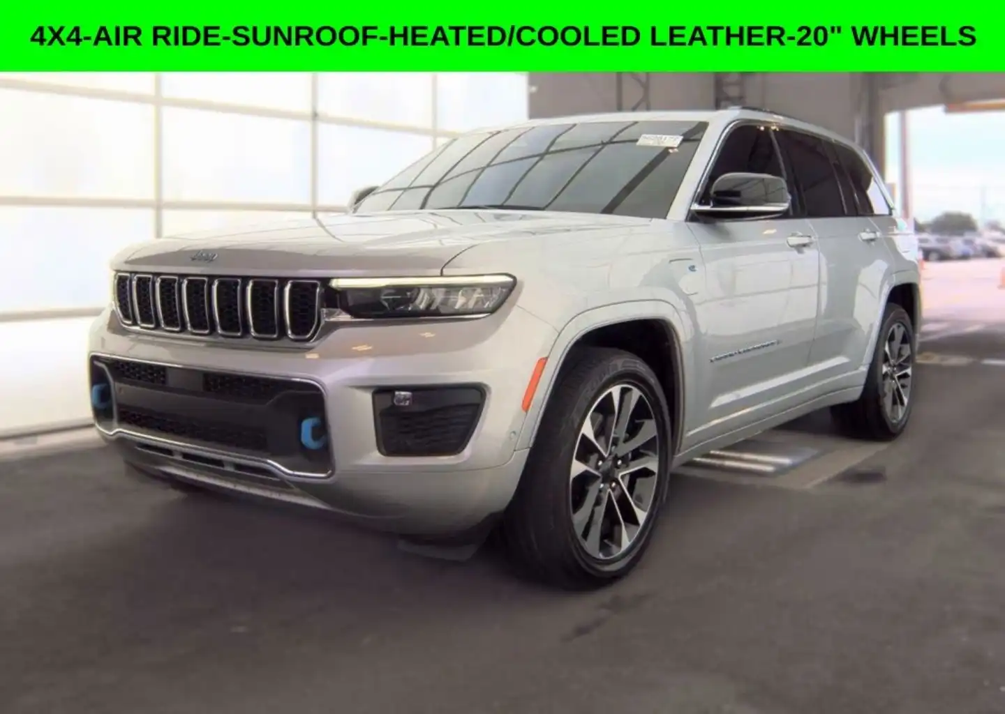 2023 Jeep Grand Cherokee Overland 4xe 4x4's photo