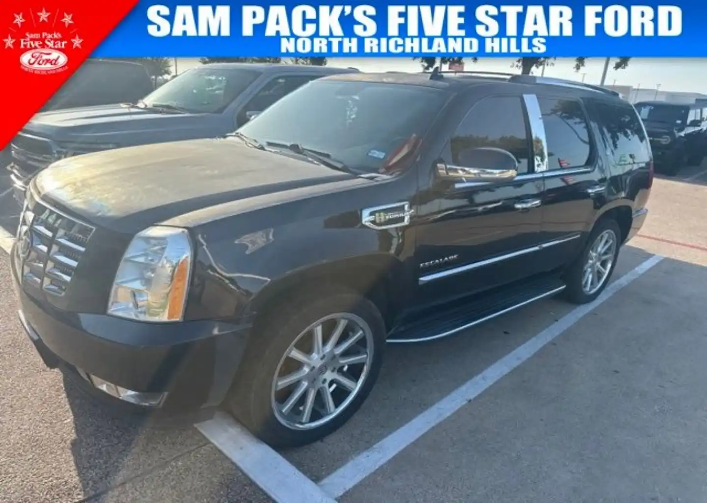 2013 Cadillac Escalade 4WD Hybrid's photo