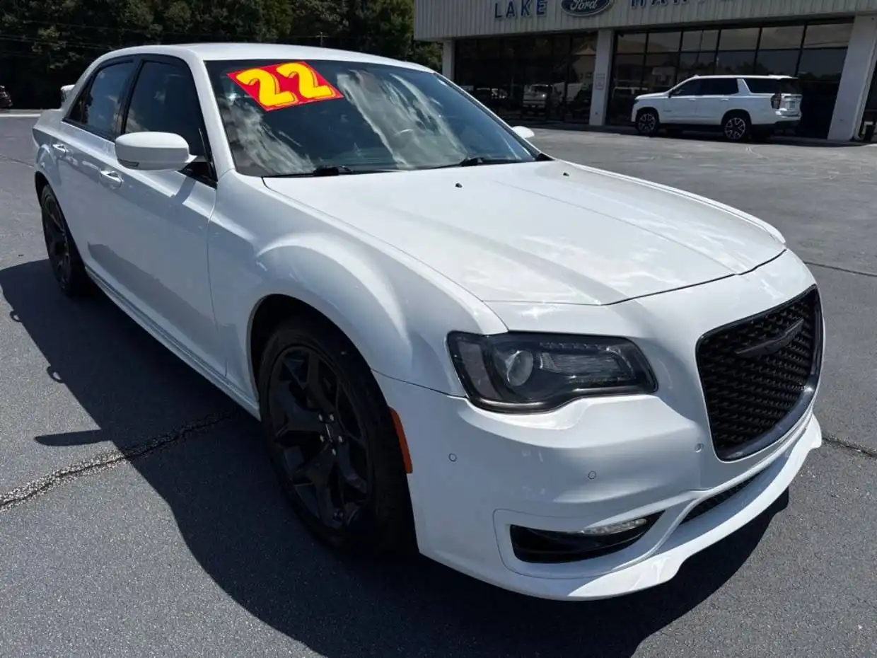 2022 Chrysler 300 Touring L's photo