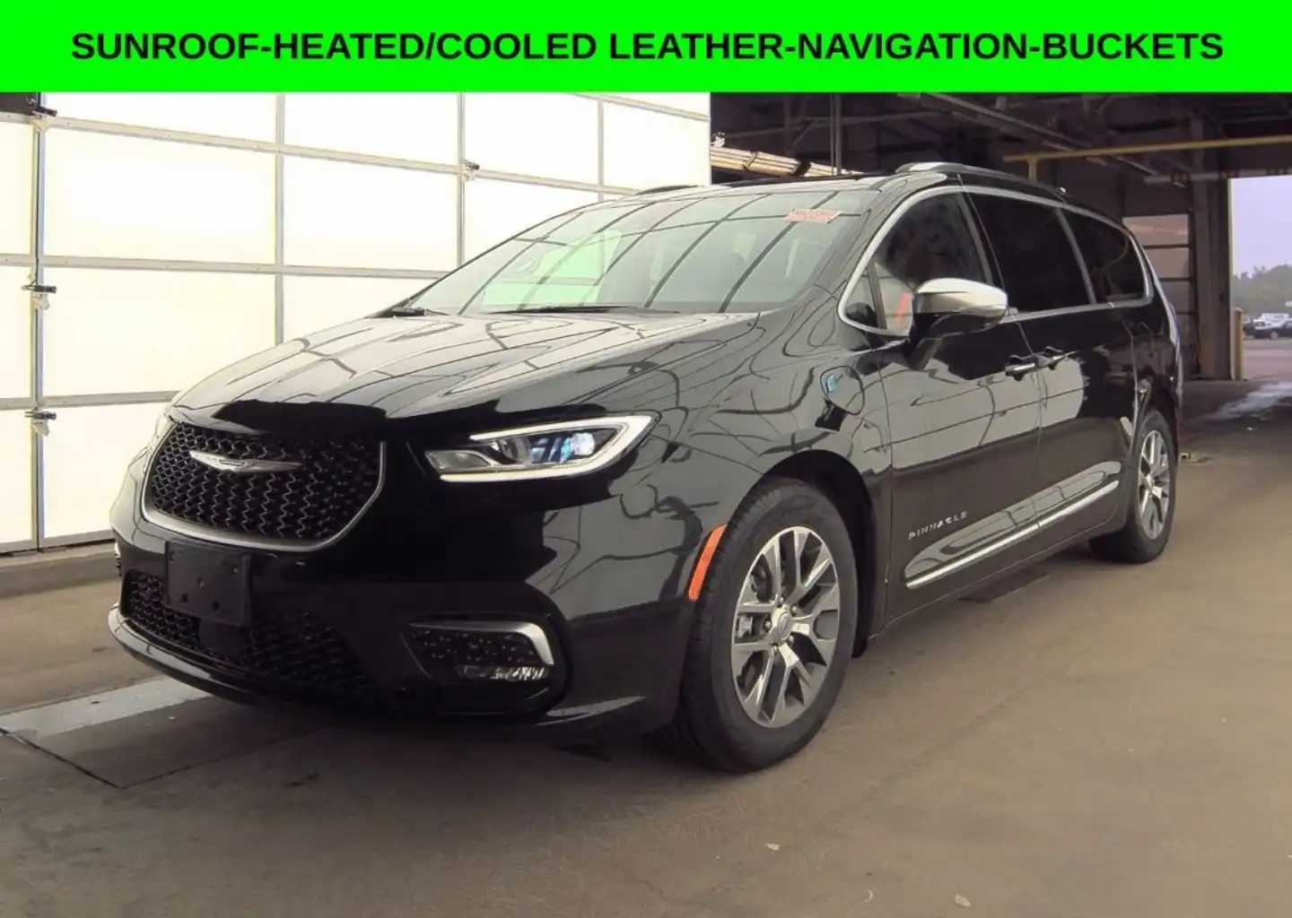 2024 Chrysler Pacifica Hybrid Pinnacle PHEV's photo