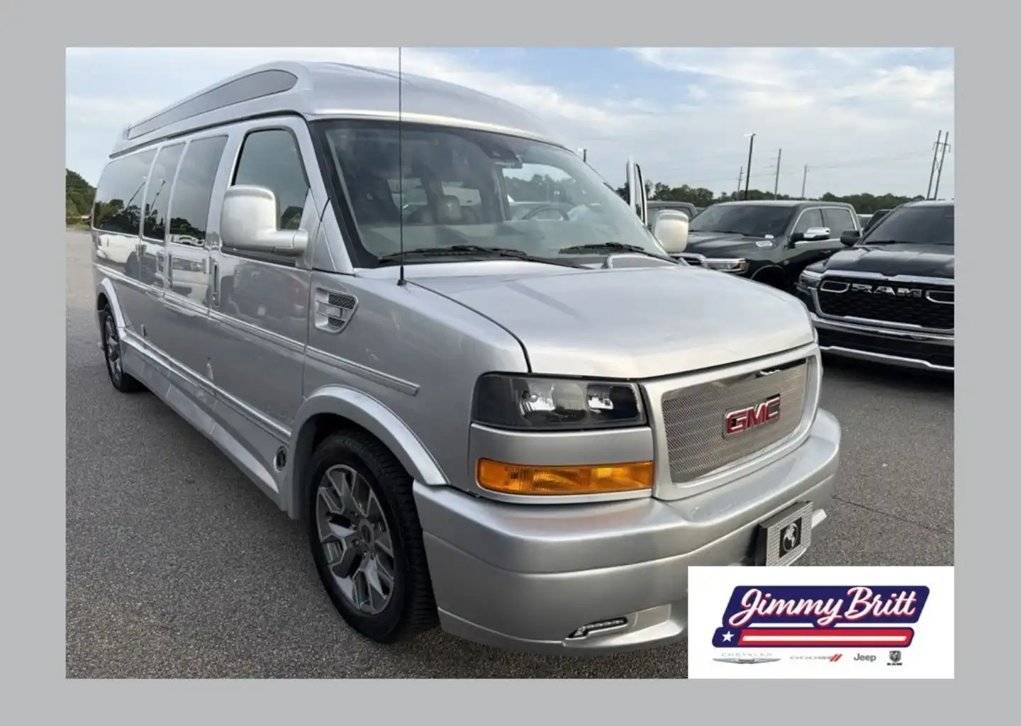 2025 GMC Savana 2500 Ext WB's photo