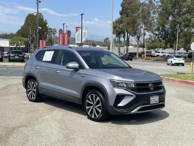 2022 Volkswagen Taos 1.5T SE's photo